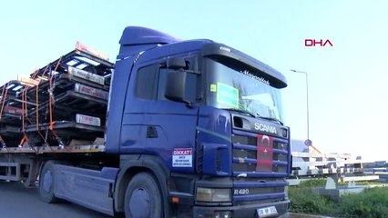 Atatürk Havalimanında Tır'ların Çıkışı Sürüyor