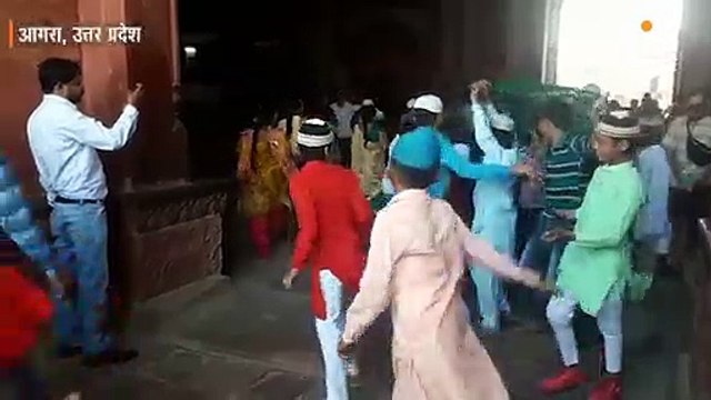 ताजमहल में लगे पाकिस्तान के समर्थन में नारे
