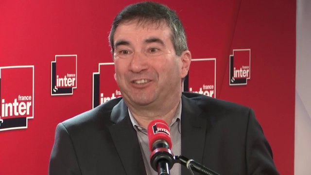 Dov Alfon, corresponsant du journal israélien Haaretz : C'est très bizarre d'écrire un livre dystopique et d'avoir l'impression que le gouvernement a lu le livre comme un bon manuel d'entretien