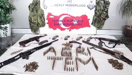 Husumetli iki gruptan çok sayıda silah çıktı - AĞRI