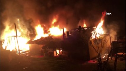 Odunlukta Çıkan Yangın, Sıçradığı Evi Küle Çevirdi