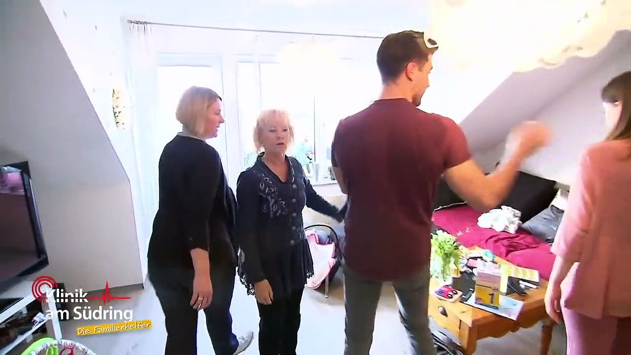 Baby weint bitterlich: Wieso ist sie so jung schon gestresst? | Die Familienhelfer | SAT.1 TV