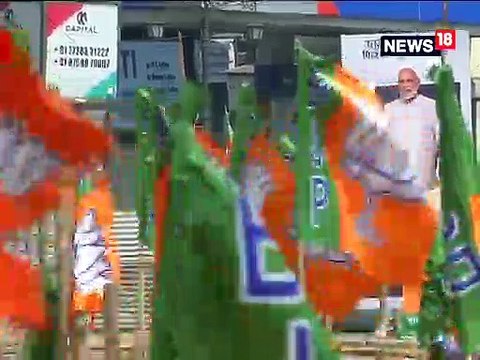 देहरादून में प्रधानमंत्री की चुनावी रैली, पोस्टर-झंडों में भी छाया 'राष्ट्रवाद'