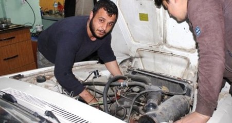 Düğünü İçin 1978 Model Otomobili Limuzine Dönüştürdü