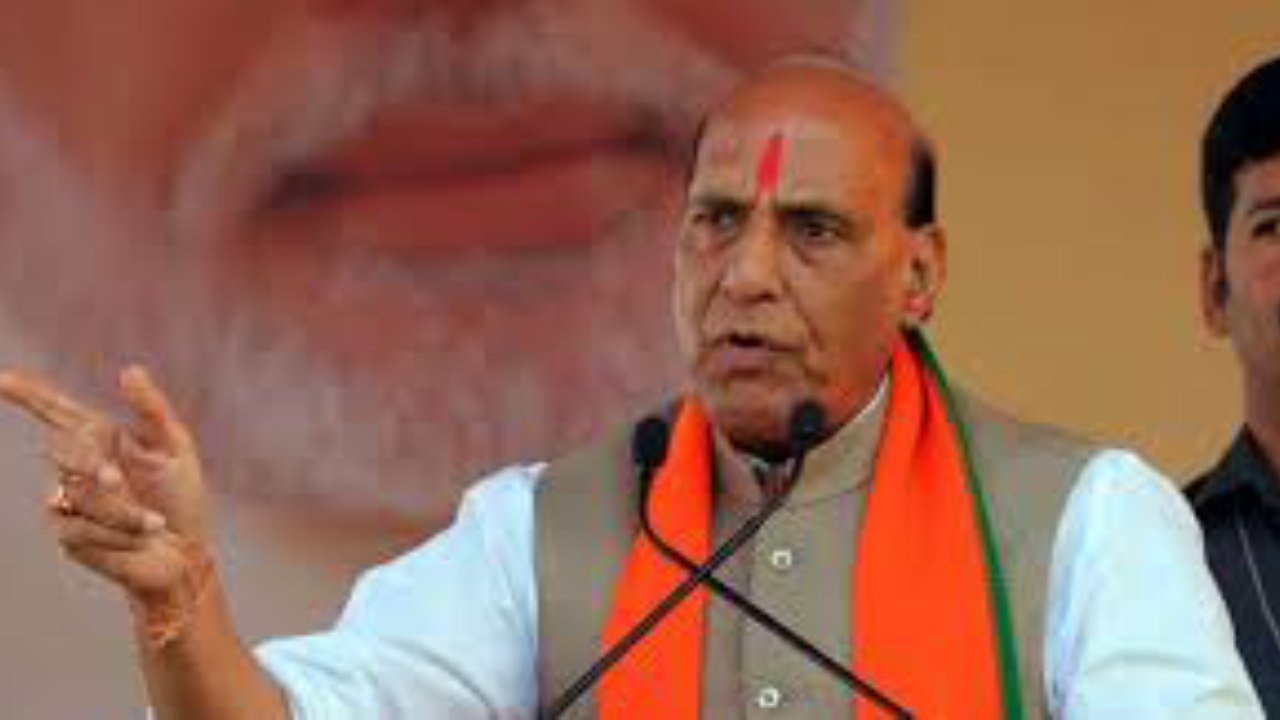 Rajnath Singh Targets Congress in Bulanshaher Rally over Neerav Modi, Vijay Malya | Oneindia News