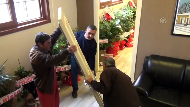 Makam odasının kapısını söktürdü - GAZİANTEP