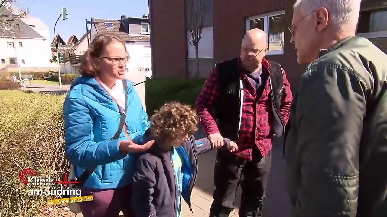 'Jungs dürfen keine Angst haben!': Max (8) will echter Mann sein! | Die Familienhelfer | SAT.1 TV