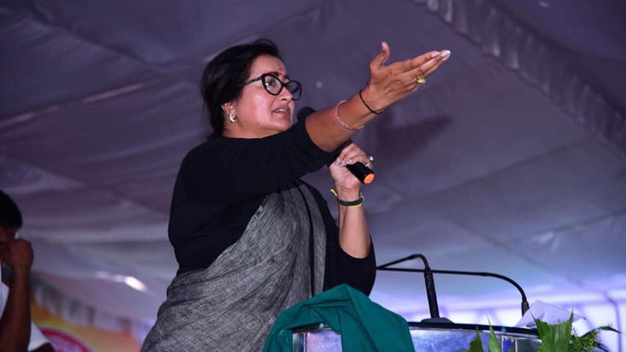 Lok Sabha Elections 2019 :  ಸುಮಲತಾರಿಂದಾಗಿ ಕನ್ನಡ ಚಿತ್ರರಂಗ ಇಬ್ಭಾಗವಾಯ್ತಾ? | FILMIBEAT KANNADA