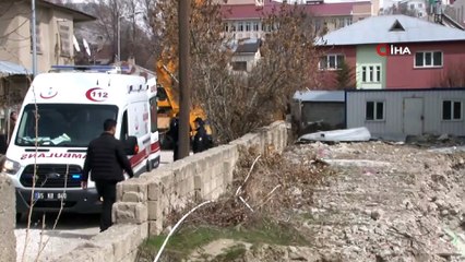 İnşaat işçisinin cansız bedeni vinçle indirildi