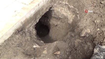 Caminin Temelinde Define Aradılar
