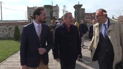Bakan Akar'dan Kosova'da Sultan Birinci Murad Hüdavendigar Türbesine Ziyaret