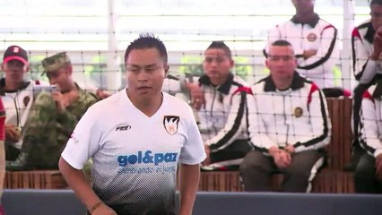 Victimas de minas antipersonales juegan al fútbol en Colombia