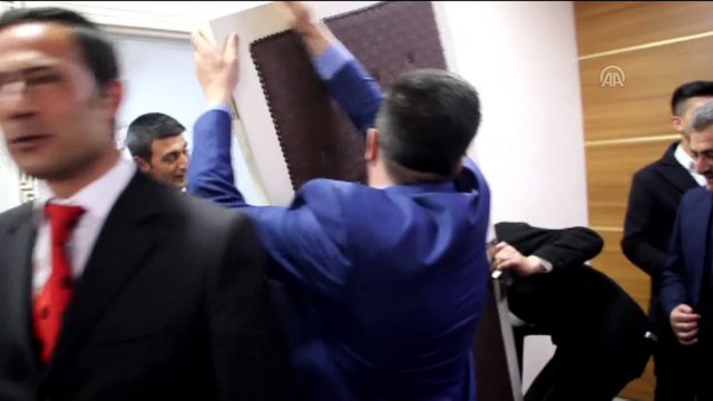 İlk icraatı makam odasının kapısını sökmek oldu - SİVAS