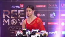 Alia Bhatt BLUSHES When Asked About Openly KISSING Ranbir Kapoor At Filmfare Awards 2019