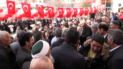 Göreve gelir gelmez makam odalarının kapılarını söktürdü - AĞRI