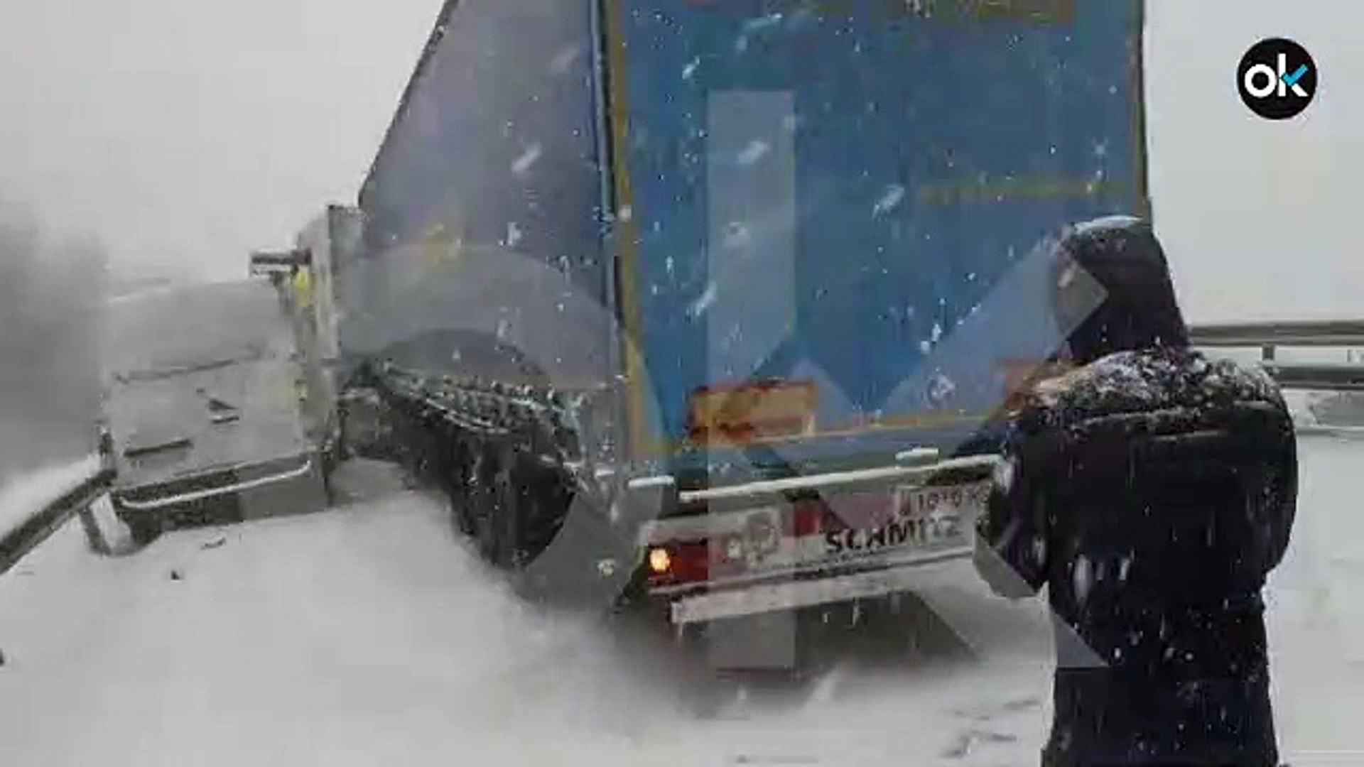 Accidente múltiple en la A-1 en el puerto de Somosierra por la nevada -  Vídeo Dailymotion