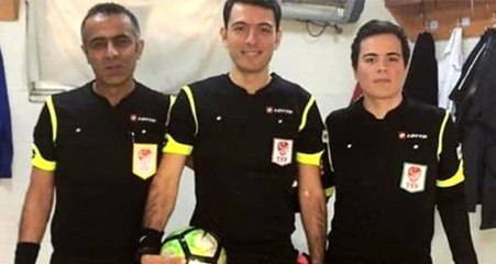 Zonguldak'ta İstiklal Marşı'nı Duyan Hakem Maçı Durdurdu