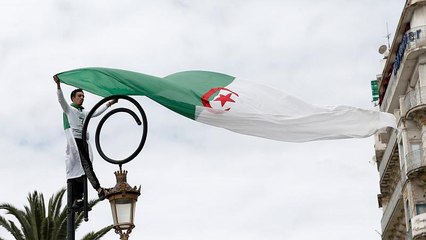 La marcha de Buteflika no basta para los argelinos