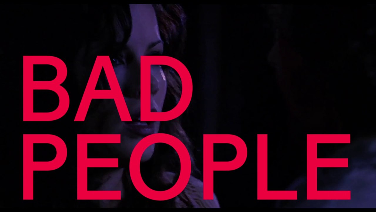 Kate Beckinsale Bumps Into Bad People