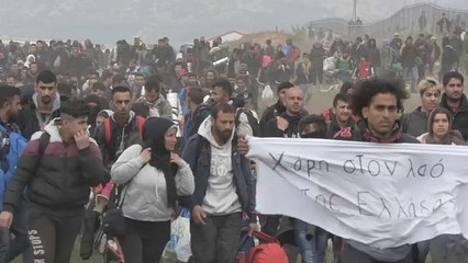 Enfrentamientos entre mujeres y policía en el norte de Grecia.