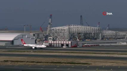 İstanbul Havalimanı'na yolcusuz uçakların geçişi sürüyor