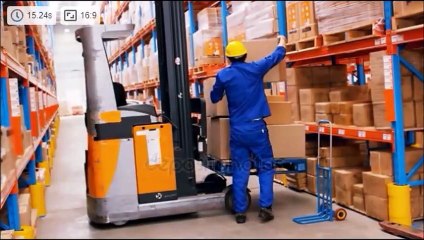 O trabalho humano substituído por robôs.