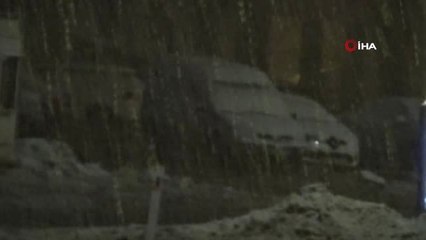 Yüksekova'ya Nisan Ayında Kar Süprizi