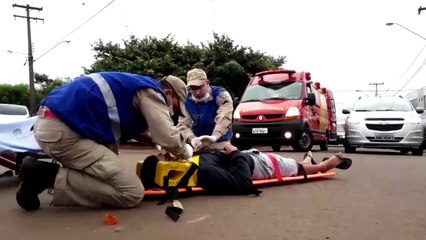 Vítima de colisão de trânsito é atendida pelo Siate no Cascavel Velho