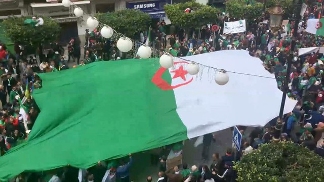الجمعة السابعة للحراك الجزائري.. مطالبات بتغيير جذري للنظام