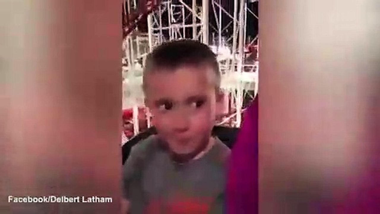 Ce papa sauve la vie de son fils dans les montagnes russes - Ceinture qui lache