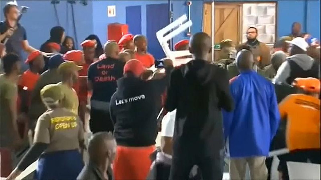 Wahlkampf mit Handgreiflichkeiten