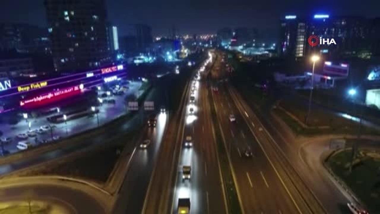 Atatürk Havalimanı'ndan Konvoy Halinde Çıkan Araçlar Havadan Görüntülendi