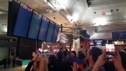 Atatürk Havalimanı'na halaylı veda