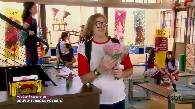 Mirela choca ao saber do namoro de Vini e Gabi | As Aventuras de Poliana