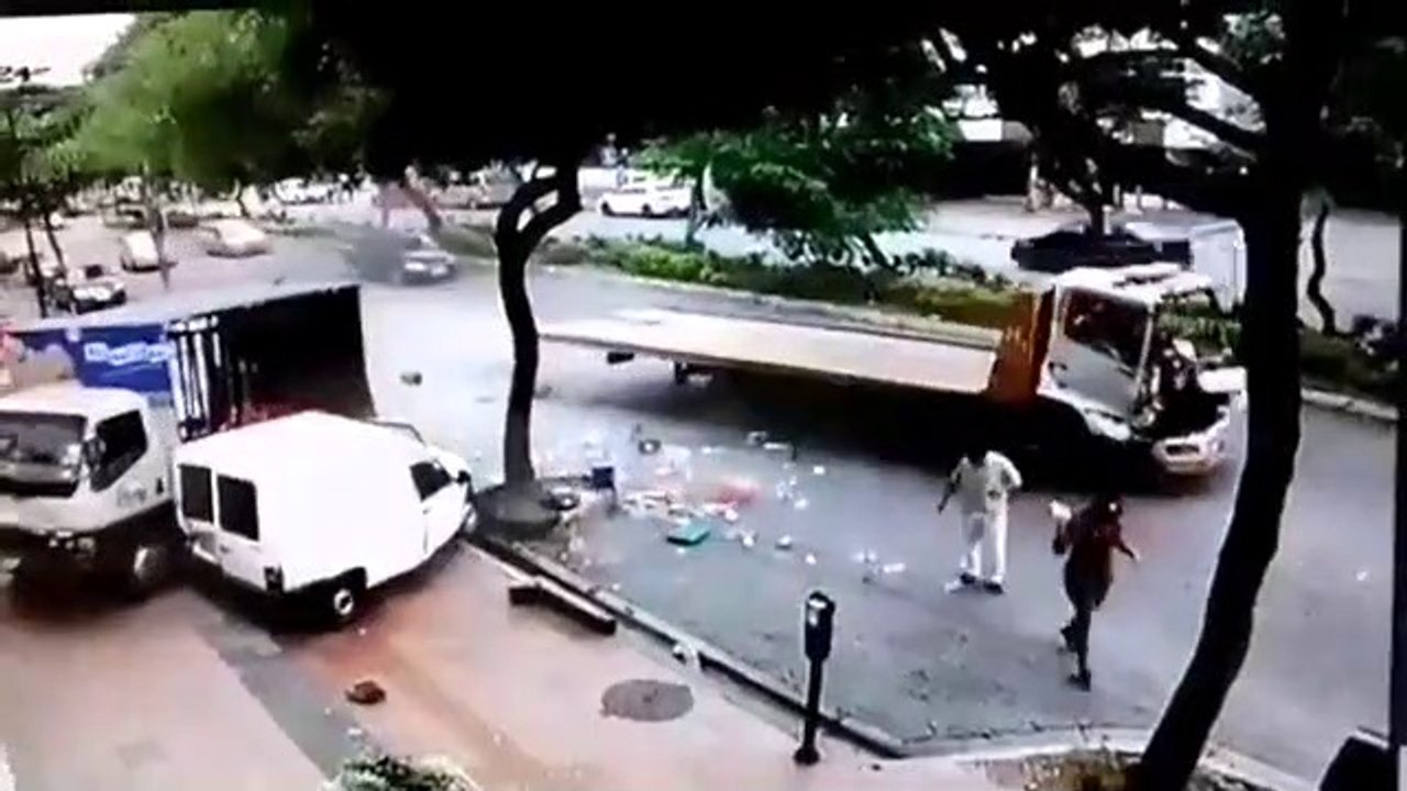 Joven Roba una Grúa y Ocasiona un Fatal Accidente