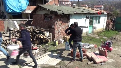 İşçilerden örnek davranış...6 kişilik ailenin evini onardılar