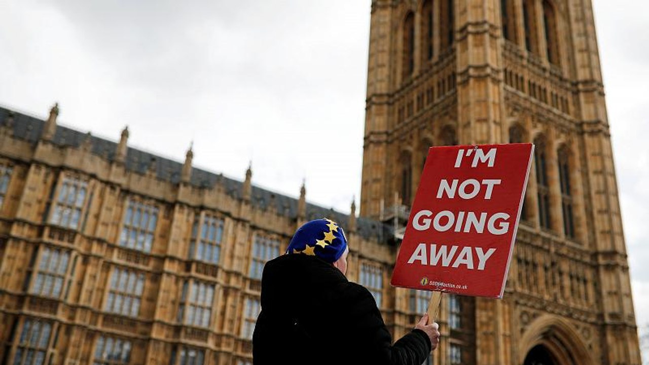 Brexit: Parlamenti ukáz May-nek