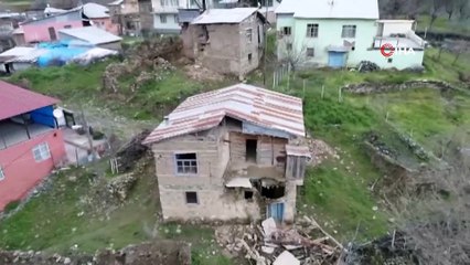 Elazığ'da 5.2'lik deprem 11 köyde 50 eve hasar verdi