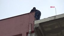 Antalya İntihar Etmek İçin Çıktığı Binadan, Kendisini Polise İhbar Etti