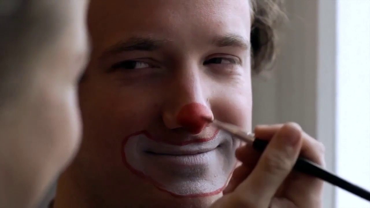 Deine Kindheit wird niemals sterben - Trailer