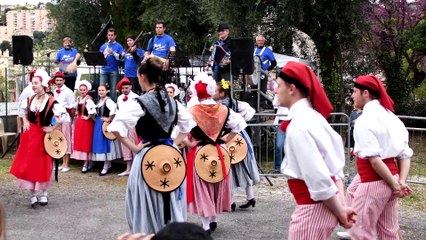 Danse folklorique avec Nice la belle