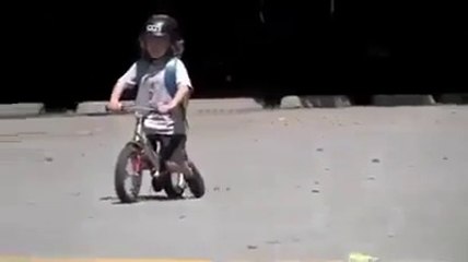 Amazing stund by 3 year old kid. - Must watch videos CREAZY KIDS