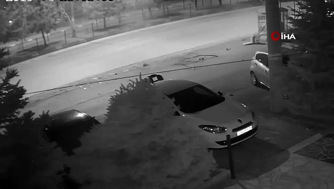 3 kişinin yaralandığı kaza güvenlik kameralarına böyle yansıdı