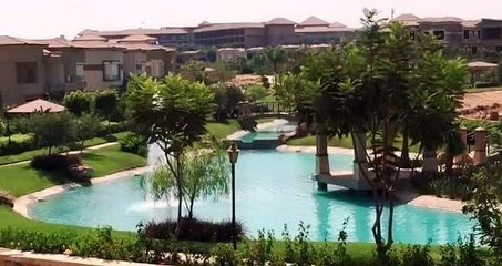 أطلالة رائعة للبحيرة لأعادة البيع فيلا أمام كمباوند ليك فيو