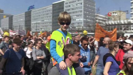 - Berlin'de artan kiralar protesto edildi- “İnsanlar nerede ise kazandığı paranın yarısını kiraya vermek zorunda”