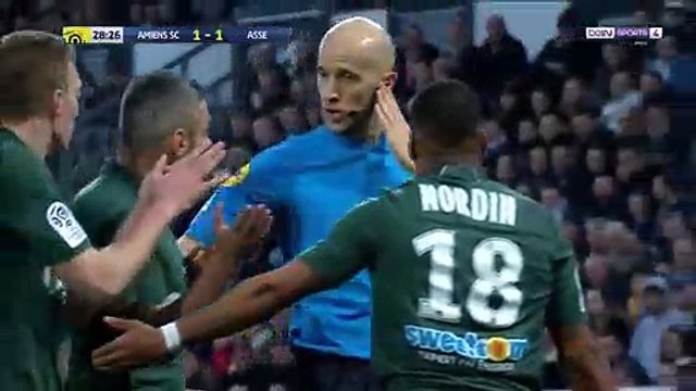 Jordan Lefort (Amiens) straight red card against Saint-Etienne!