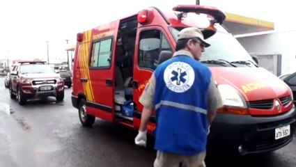 Carros batem no Cancelli e duas pessoas ficam feridas