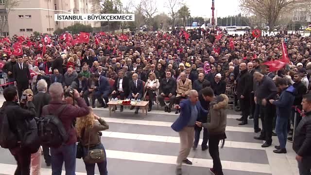 Büyükçekmece'de Belediye Başkanı Seçilen Hasan Akgün Mazbatasını Aldı