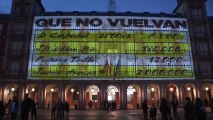 Proyectan imágenes de los 'papeles de Bárcenas' en la Plaza Mayor de Madrid