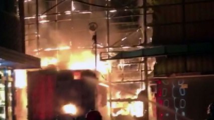 서울 사당동서 주차 타워 화재...컨테이너 발화 / YTN